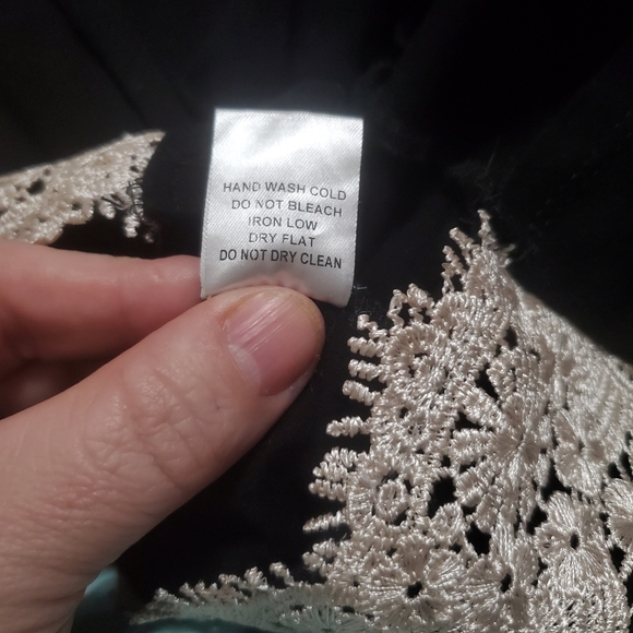 Haute Monde Black and Champagne Midi Fitted Dress - Picture 6 of 9